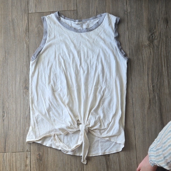 1.4.3. Story by Line Up White and Gray Muscle Tee - Picture 1 of 5